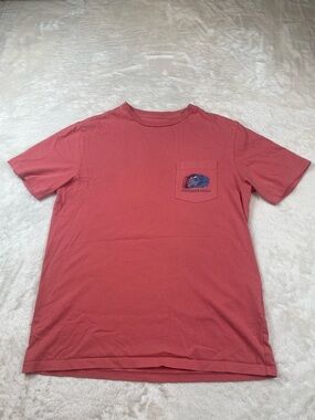 Vineyard Vines Men’s Short-Sleeve Pocket Tee in Coral